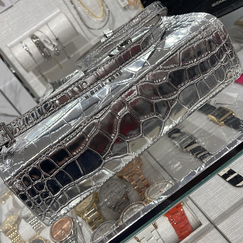 Michael Kors Gigi Small Metallic Crocodile Embossed Leather Messenger Bag
Silver - Picture 5 of 16